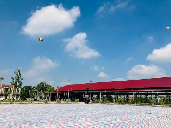 fb-732768673513037_1116650993925117