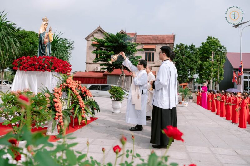 fb-732768673513037_1117496423840574