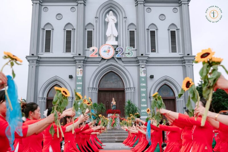 fb-732768673513037_1117496423840574