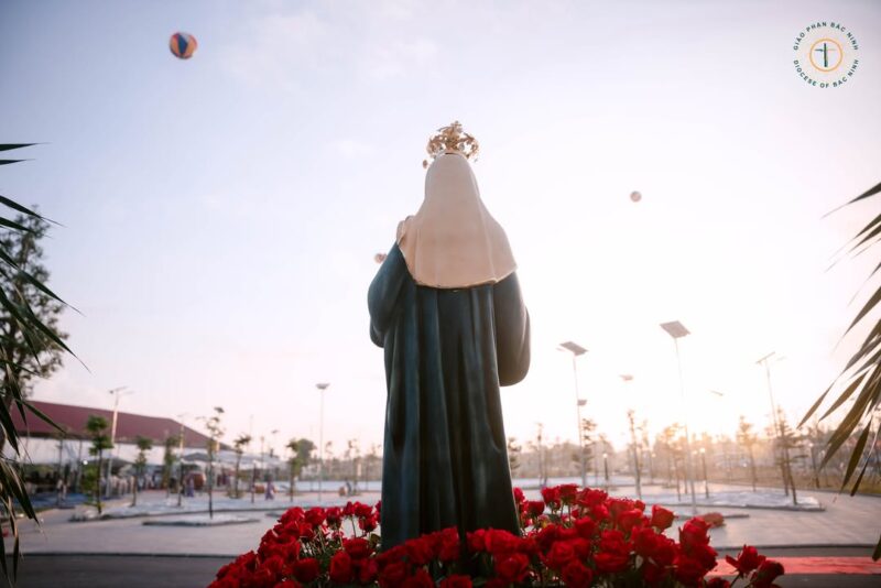 fb-732768673513037_1117424810514402