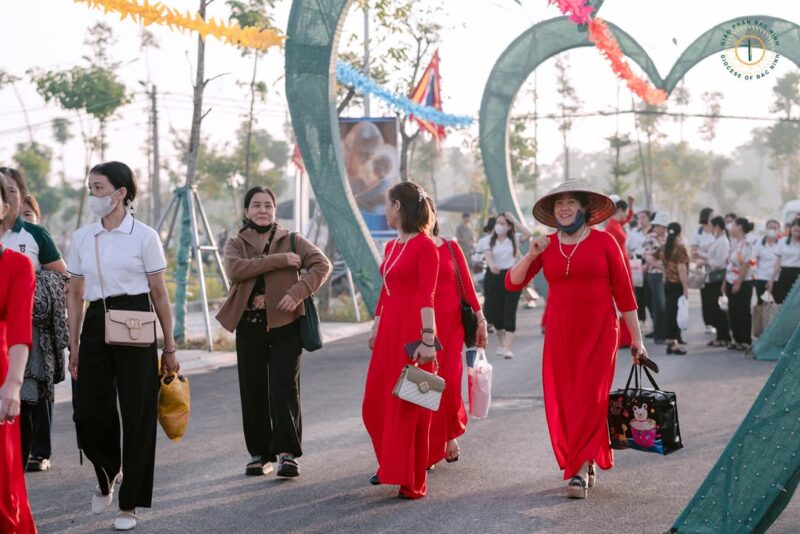 fb-732768673513037_1117424810514402