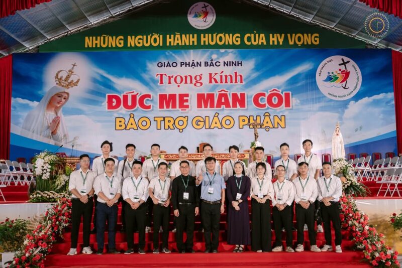 fb-732768673513037_1117831657140384