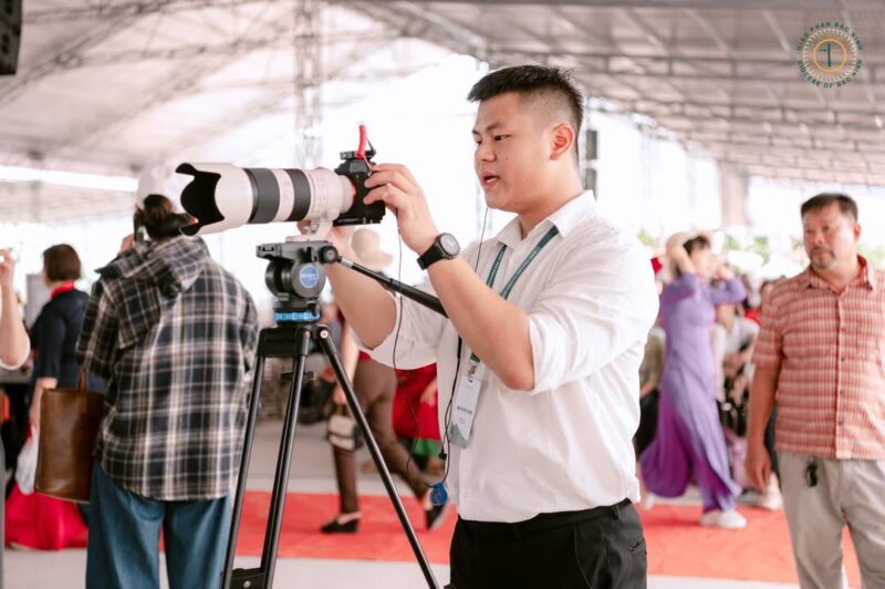 fb-732768673513037_1117831657140384