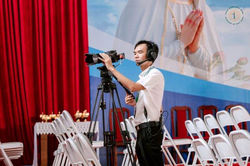 fb-732768673513037_1117831657140384