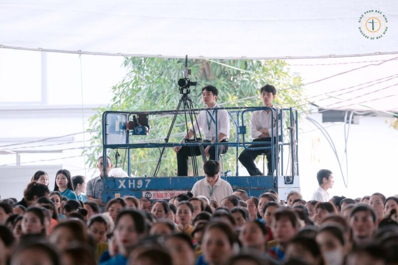 fb-732768673513037_1117831657140384