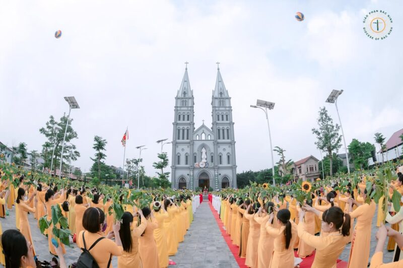 fb-732768673513037_1118004530456430