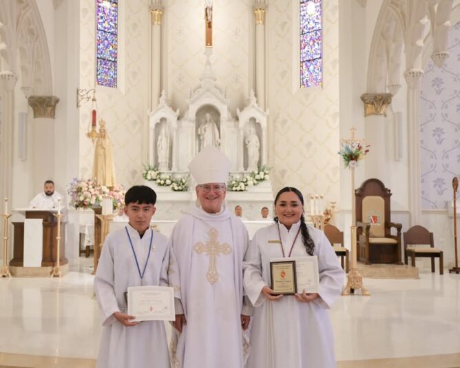 fb-117682098250535_1236235448549088