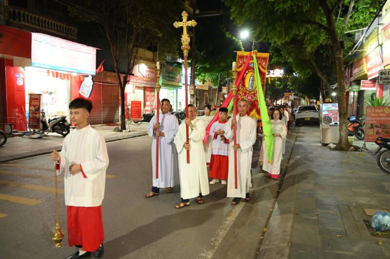 fb-732768673513037_1118478070409076