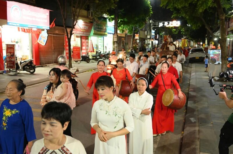 fb-732768673513037_1118478070409076