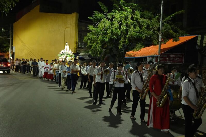 fb-732768673513037_1118478070409076