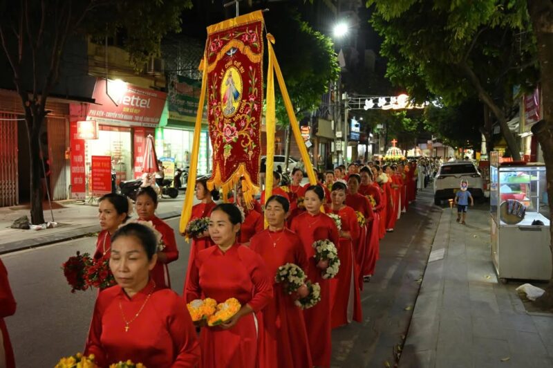 fb-732768673513037_1118478070409076