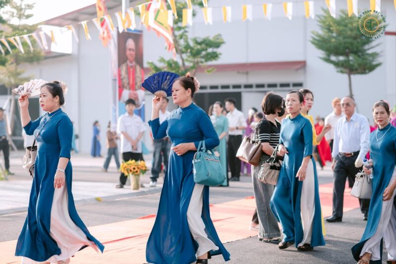 fb-732768673513037_1118467780410105