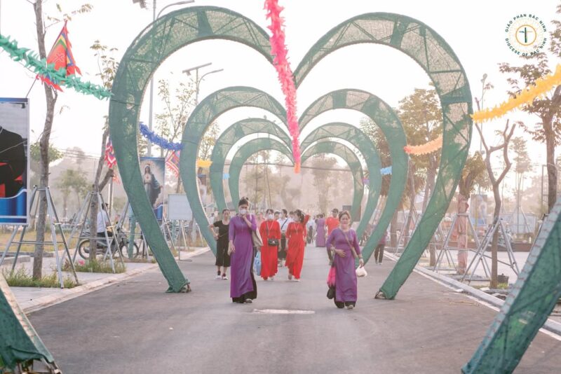 fb-732768673513037_1118467780410105