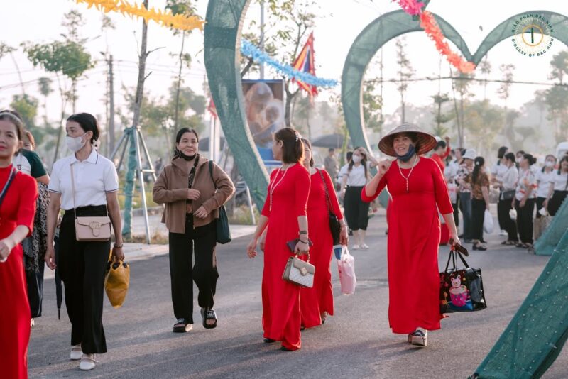 fb-732768673513037_1118467780410105