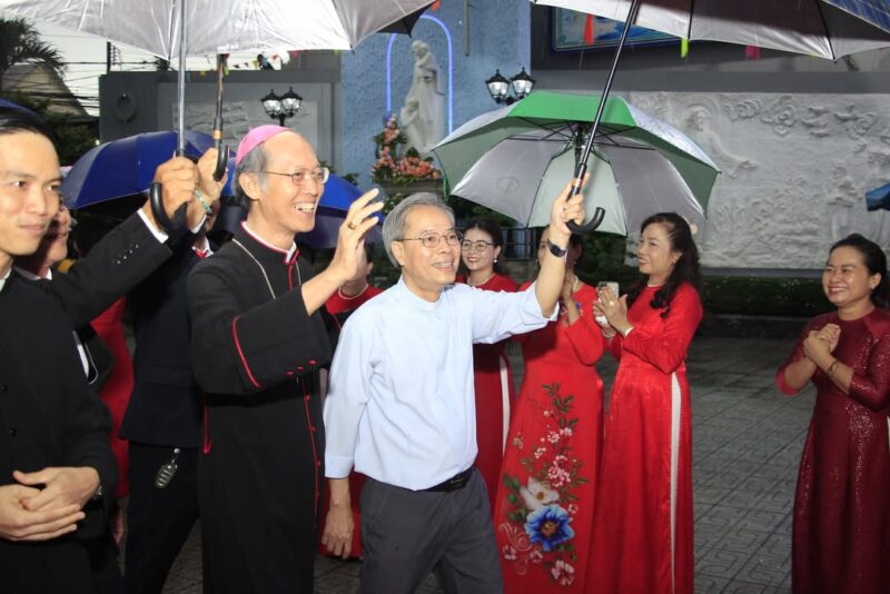 fb-585442494803518_1217377537093460