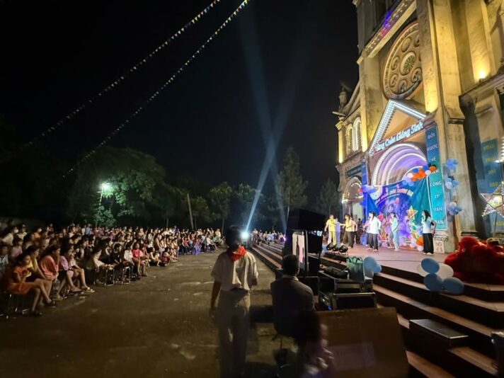 fb-732768673513037_1119378563652360