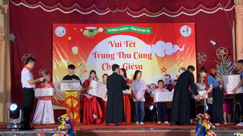 fb-732768673513037_1119369593653257