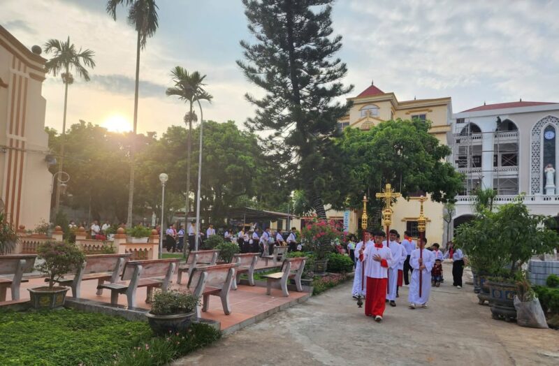 fb-732768673513037_1119421333648083