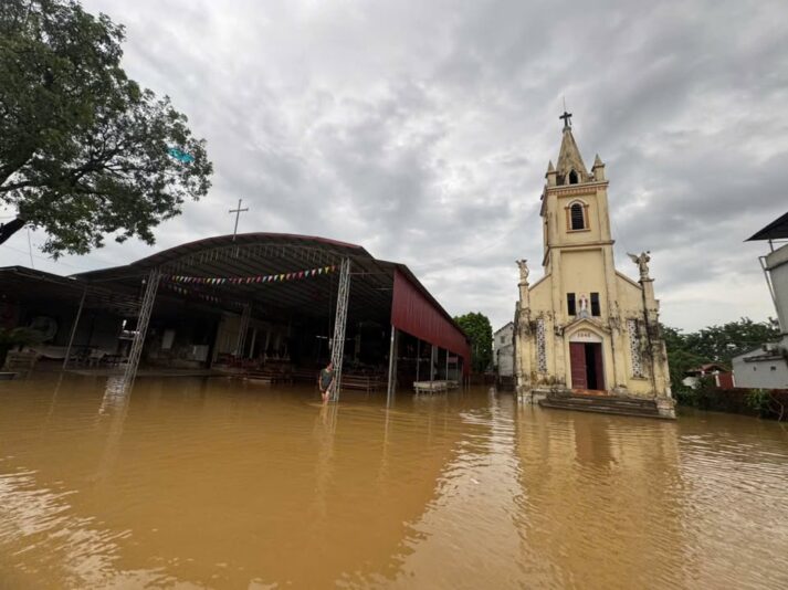 fb-732768673513037_1120582643531952