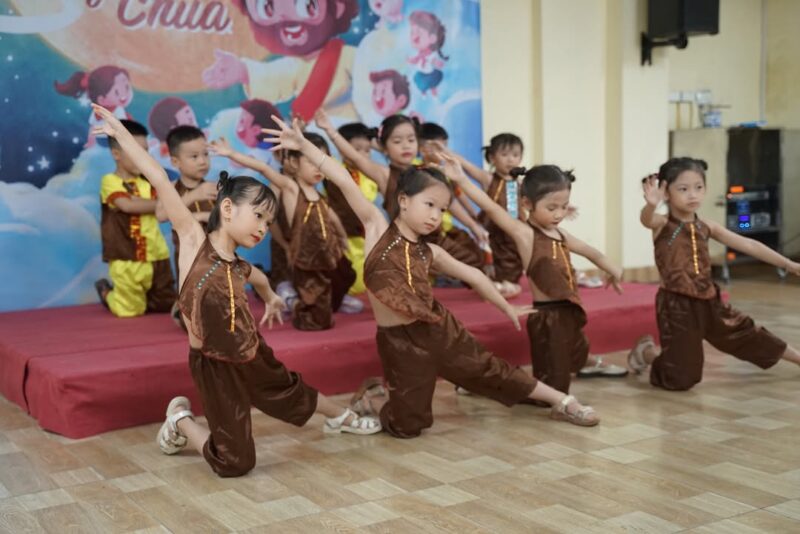 fb-1578851229095483_1211449847692921