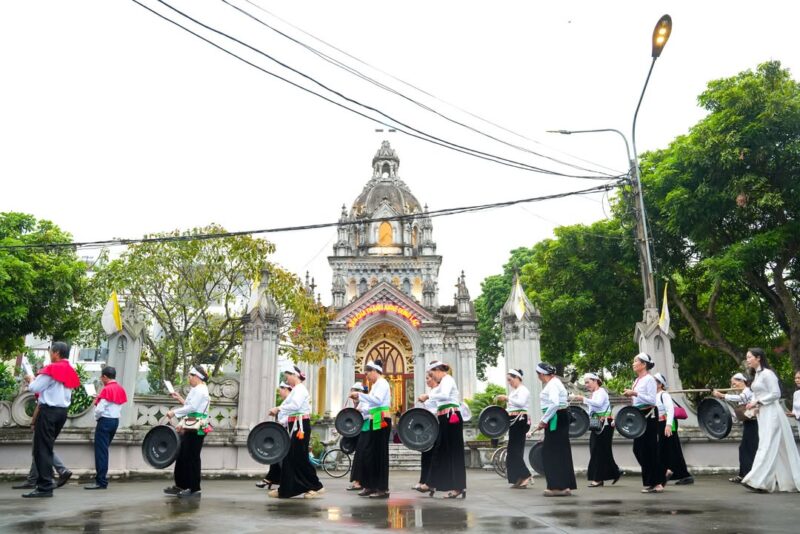 fb-1578851229095483_1212144294290143