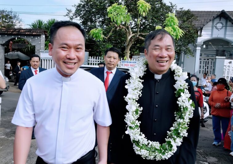 fb-585442494803518_1222428103255070