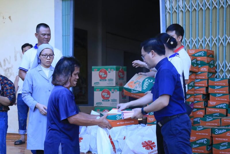 fb-1578851229095483_1215122617325644