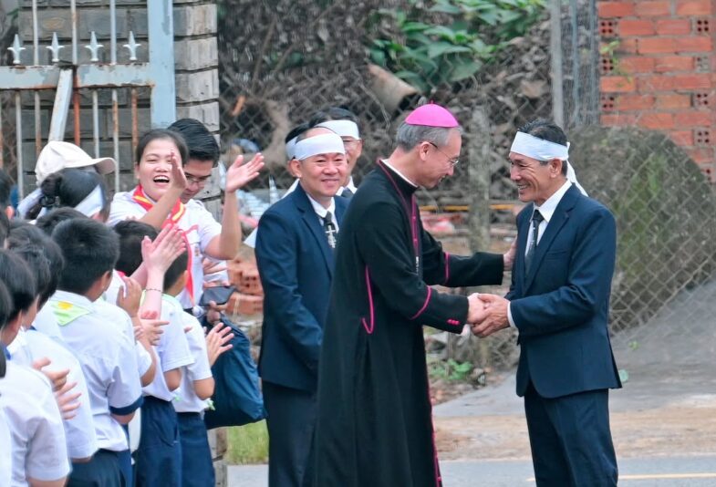 fb-585442494803518_1224077046423509