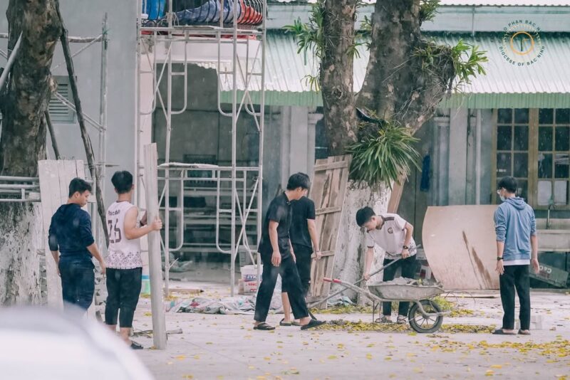 fb-732768673513037_1125943399662543