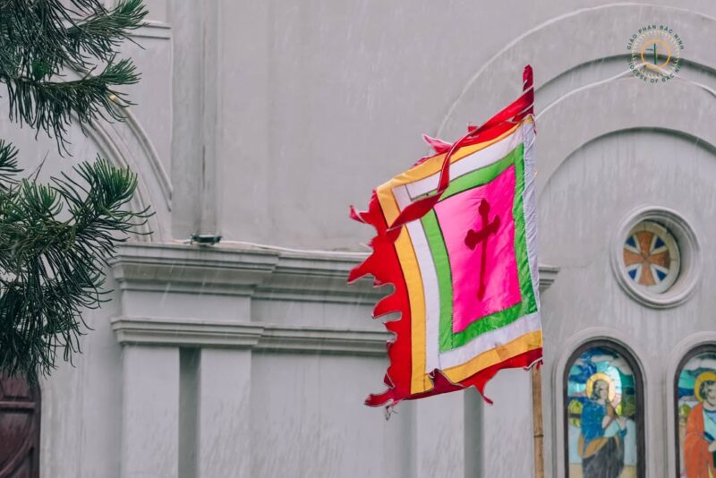 fb-732768673513037_1125943399662543