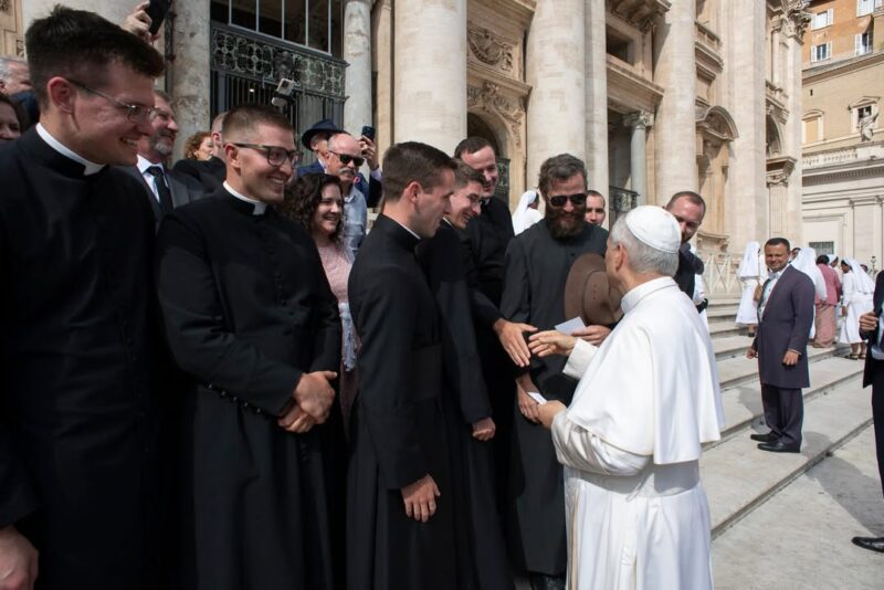 fb-272481673538_1271796871643365