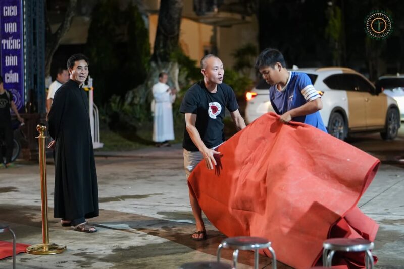 fb-732768673513037_1127011822889034