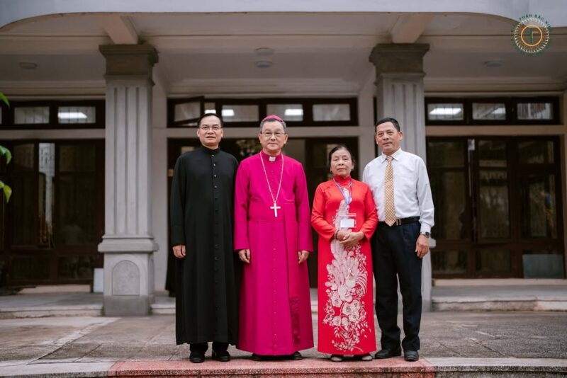 fb-732768673513037_1127478099509073