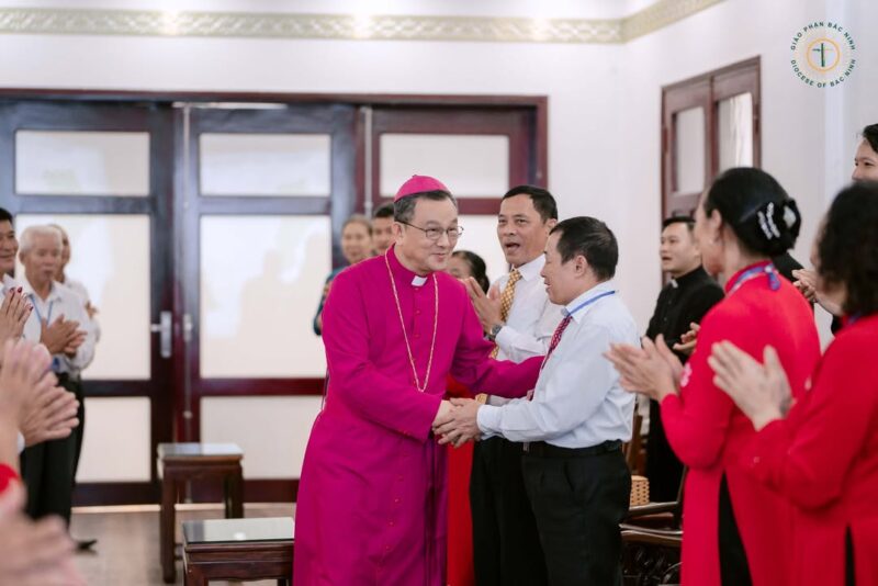 fb-732768673513037_1127400632850153