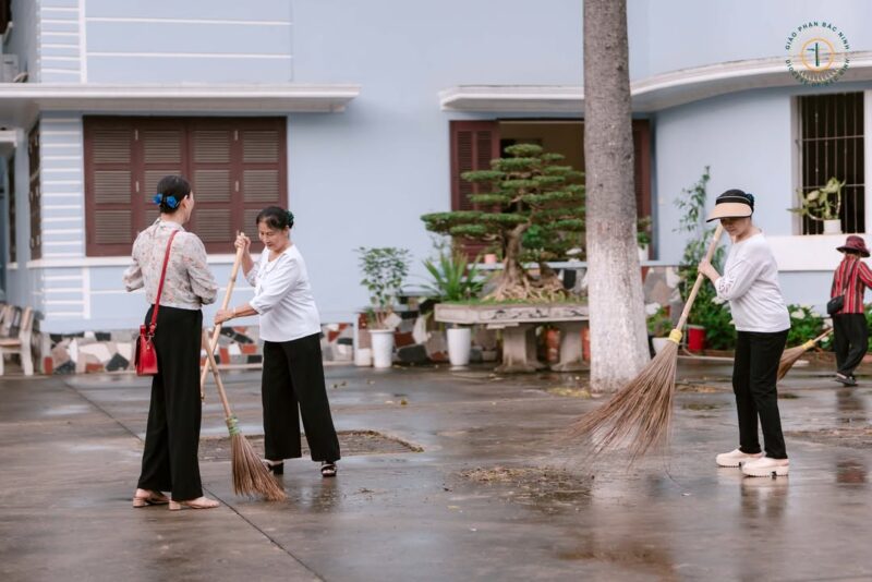 fb-732768673513037_1127400632850153