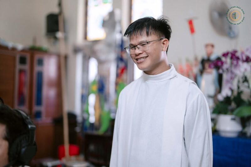 fb-732768673513037_1127839162806300