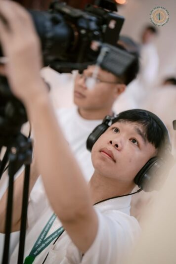 fb-732768673513037_1127839162806300