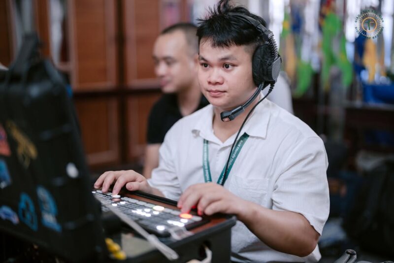 fb-732768673513037_1127839162806300