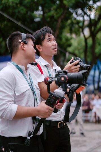 fb-732768673513037_1127839162806300