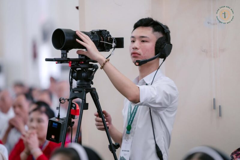 fb-732768673513037_1127839162806300