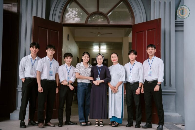 fb-732768673513037_1127822309474652