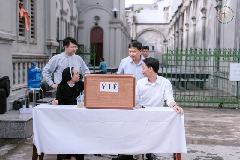 fb-732768673513037_1127822309474652