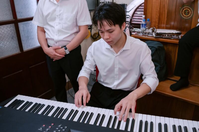 fb-732768673513037_1127771389479744