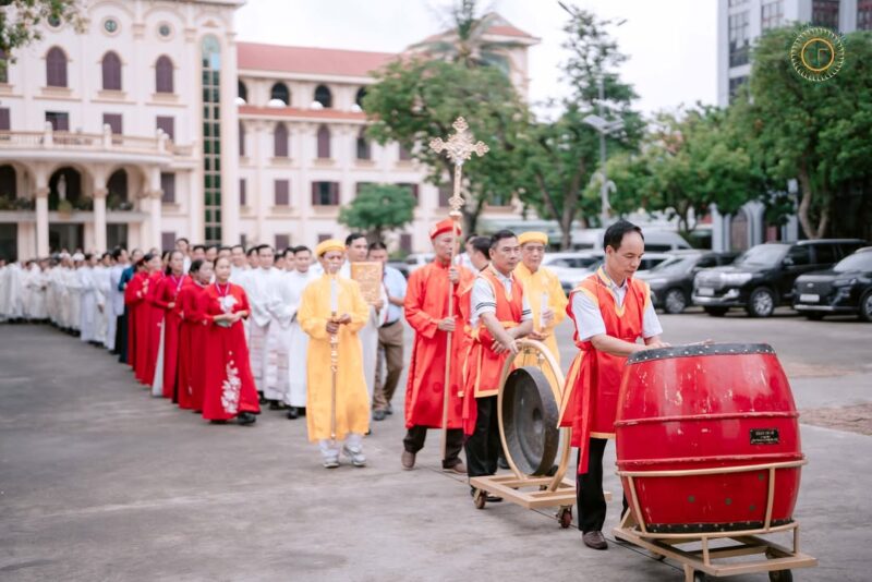 fb-732768673513037_1128298522760364