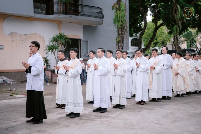 fb-732768673513037_1128298522760364