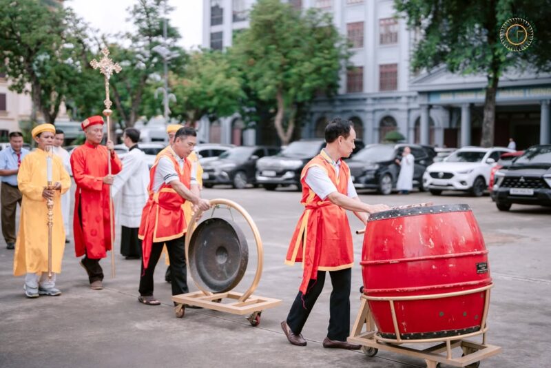 fb-732768673513037_1128298522760364