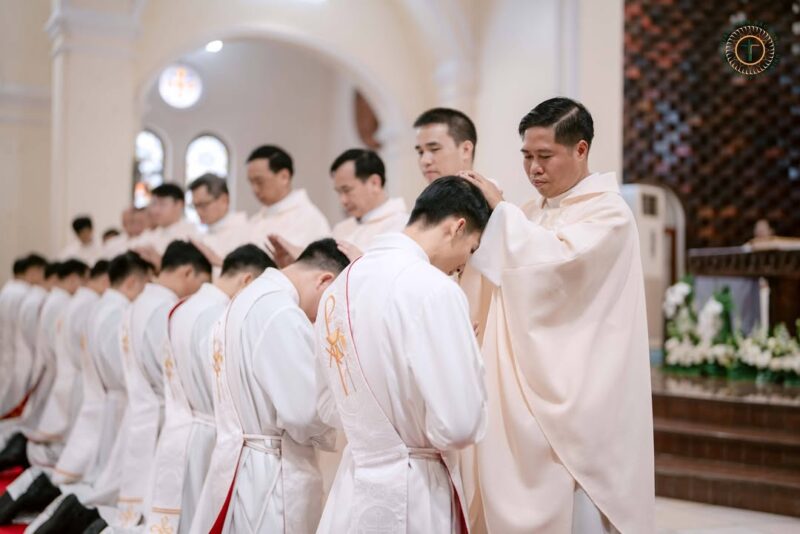 fb-732768673513037_1128608912729325