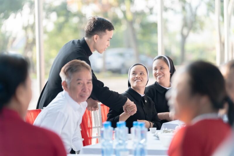 fb-732768673513037_1130267315896818