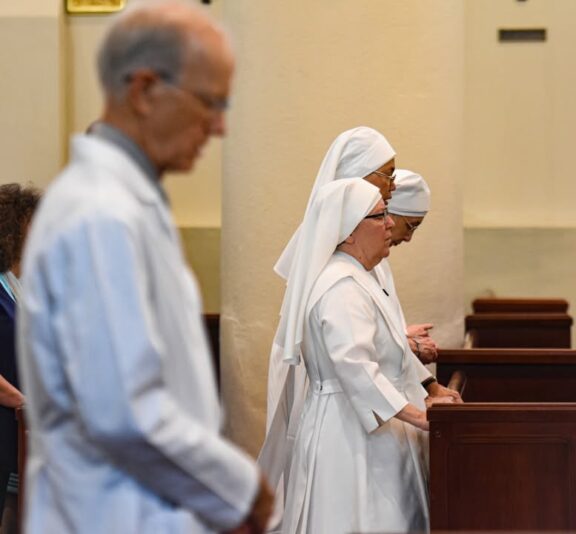 fb-1669188376658004_1448231197303205