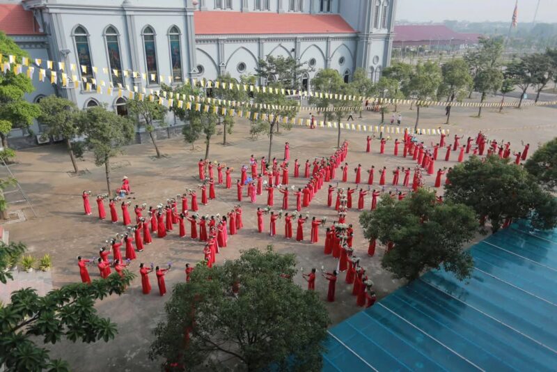 fb-732768673513037_1131795779077305